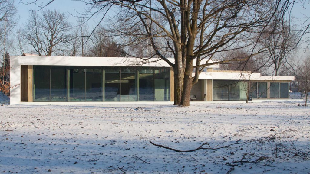 Dom RE: GROUND FLOOR HOUSE 1.0 projektu architekta Marcina Tomaszewskiego REFORM Architekt