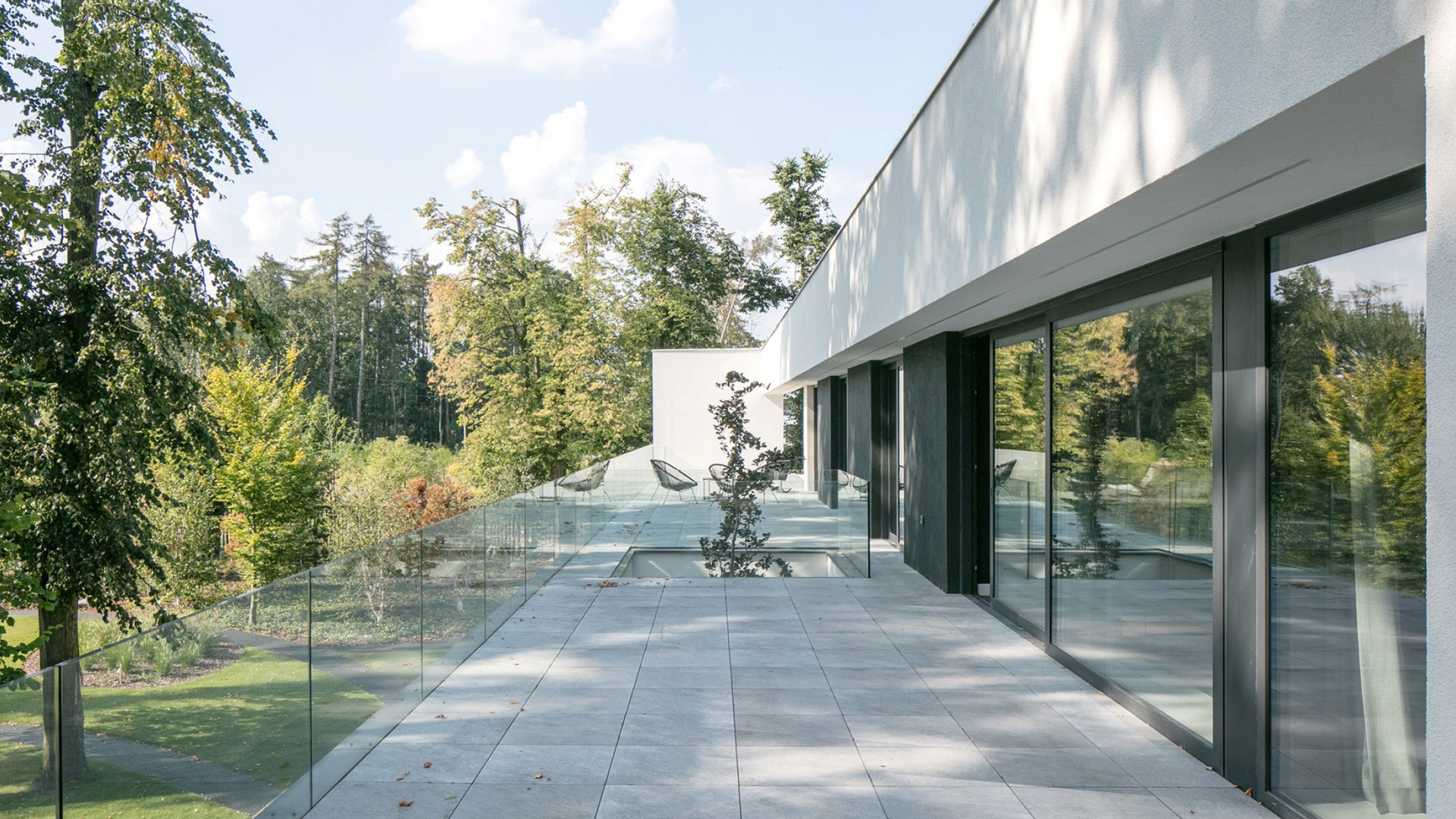 Dom RE: LONG HOUSE projektu architekta Marcina Tomaszewskiego REFORM Architekt